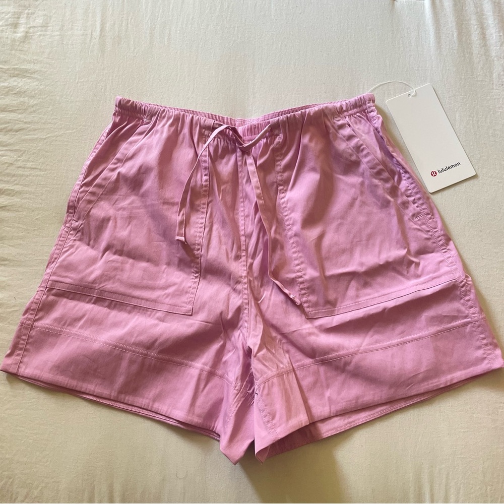 Lululemon poplin high rise short